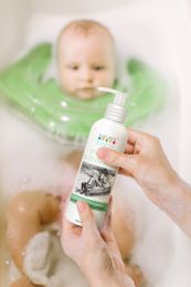 Shampoo & Body Wash Coconut Pineapple 8 oz.(D0102HHLAAX)